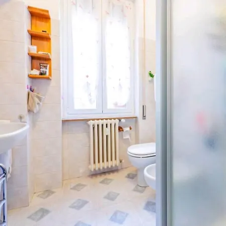 House In The Center *